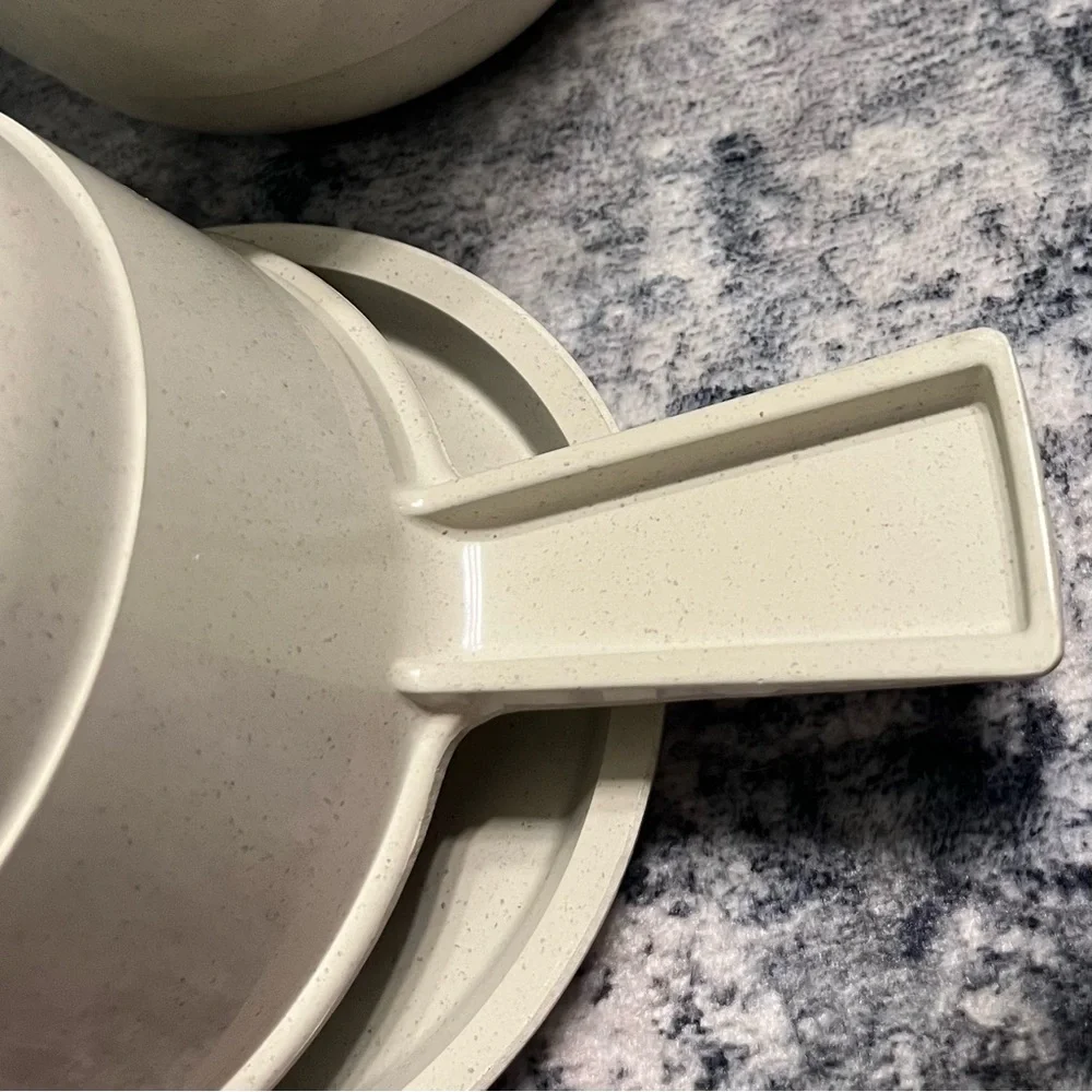 Vintage Set of 2 Nordic Ware Soup R’ Mugs with lids